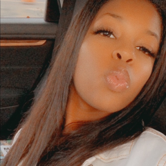 Meet your Posher, Daesia - Picture 3 of 3